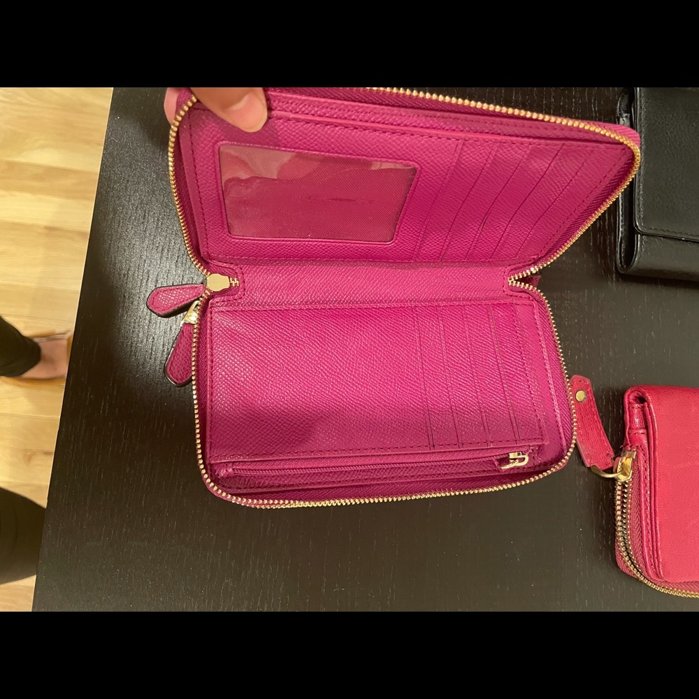 Wallets - Picture 3 of 6